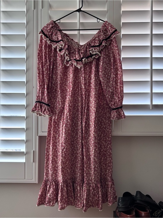 Doen Dresses & Skirts - Doen Chaleur Ruffle Off-Shoulder Maxi Dress in Pomme et Piore M